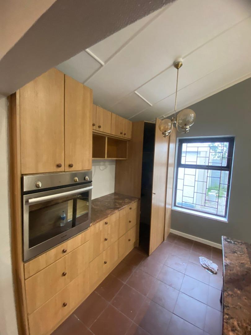 702061_Kitchen_3.jpeg