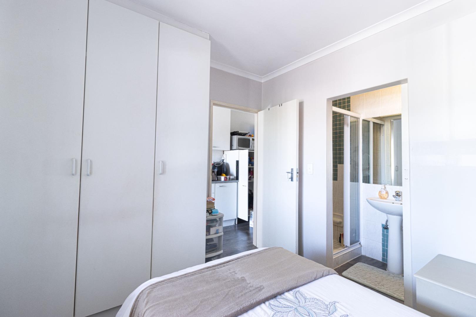 732493_Riverglade_1_bedroom_apartment_-11_(1).jpg